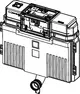 TECE Spülkasten, rechteckige Form mit Sichtfenster, mehreren Anschlüssen und einem Auslassrohr für Wasserversorgung und Abfluss, in standardisierter Gestaltung.